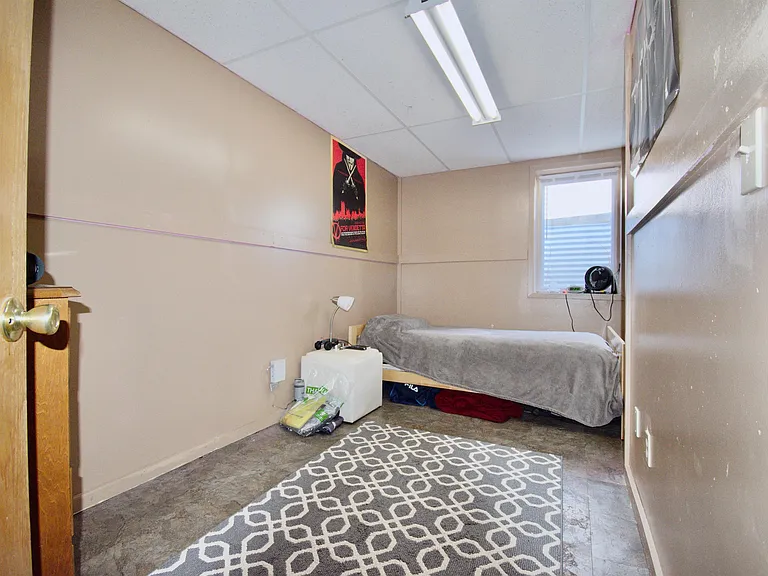 721 8th Ave N #1 — Photo 8