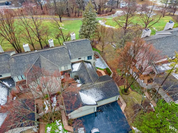 350 N Oak Hill Rd #K397, Barrington, IL 60010