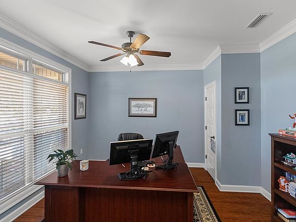 5th image of 2700 Peachtree Dr