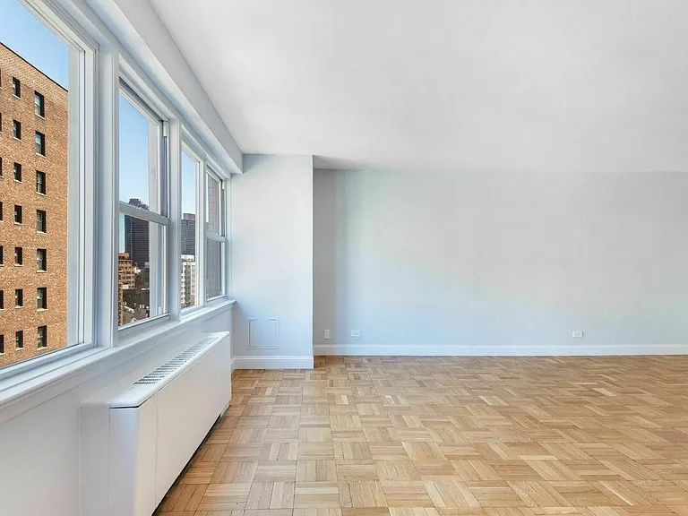 155 E 34th St #11B — Photo 8