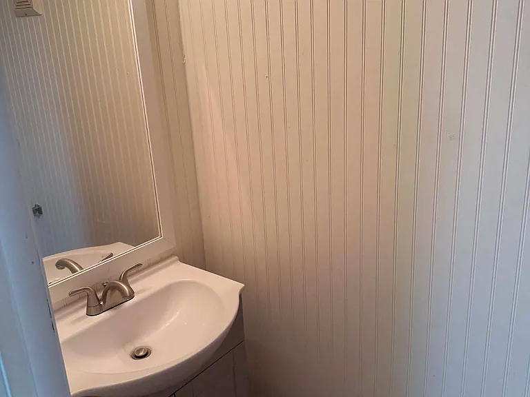 817 S West St #E — Photo 16