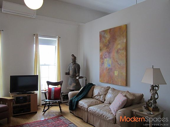 2nd image of 4730 Vernon Blvd APT 3F