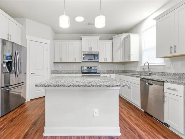 213 Hurdle Dr, Chesapeake, VA 23322