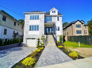 411 Saint George Rd, Staten Island, NY 10306