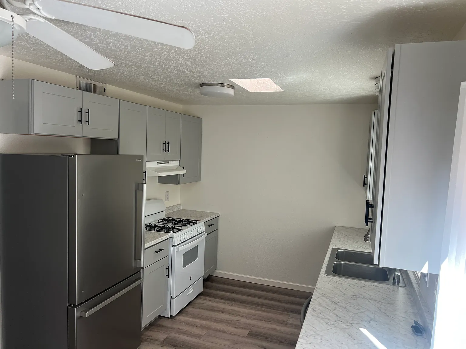 3 bed, 1260 sqft, $2,000 — Photo 1