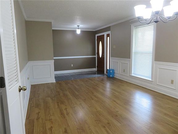3rd image of 132 Dunleith Dr