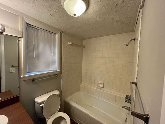 5th image of 242 Georgia Ave APT 3