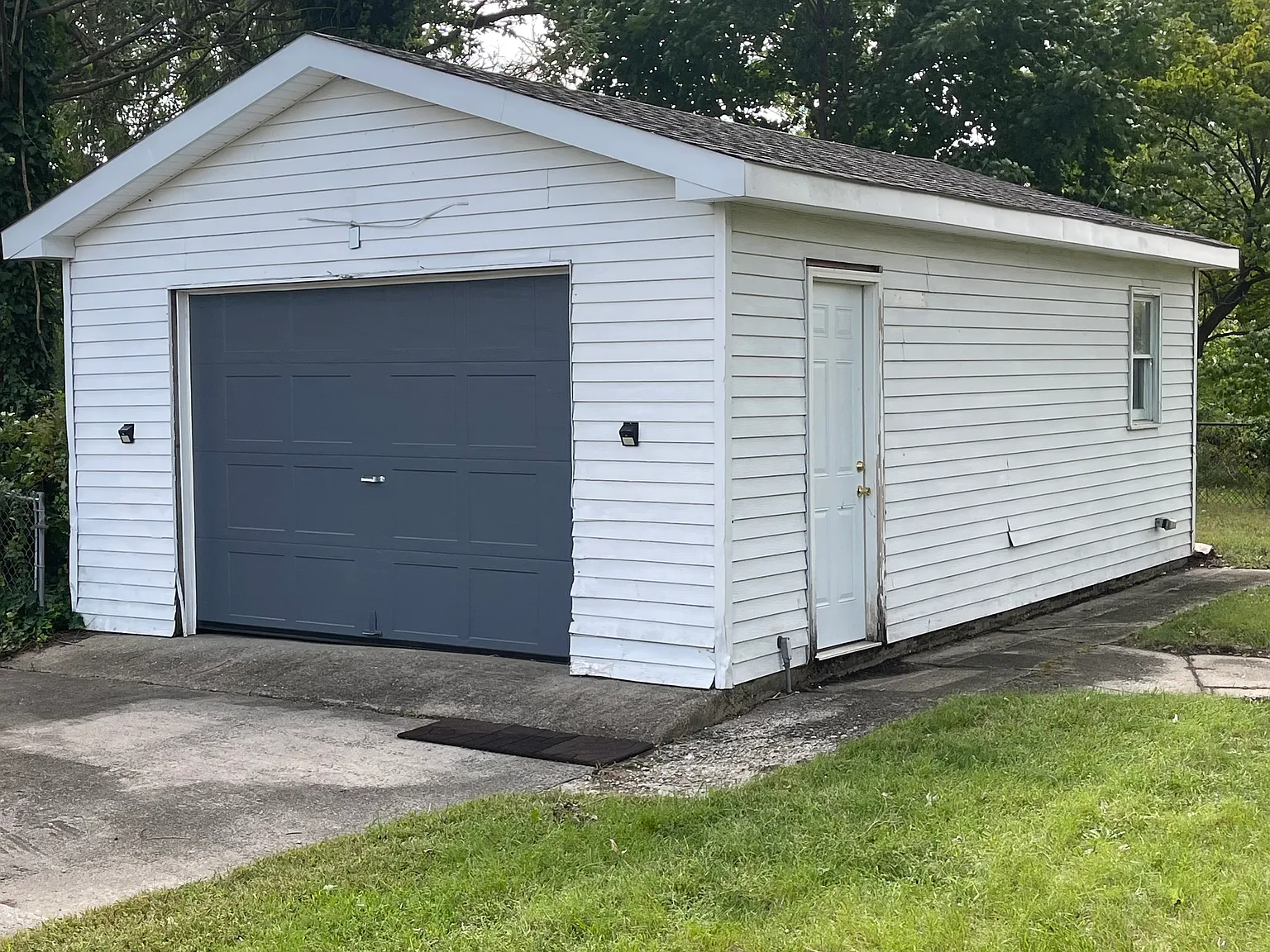 3 bed, 1176 sqft, $2,650 — Photo 3