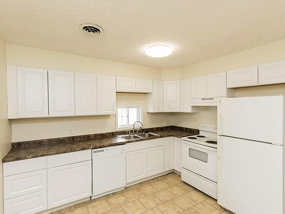 5th image of 4355 Lynne Cir