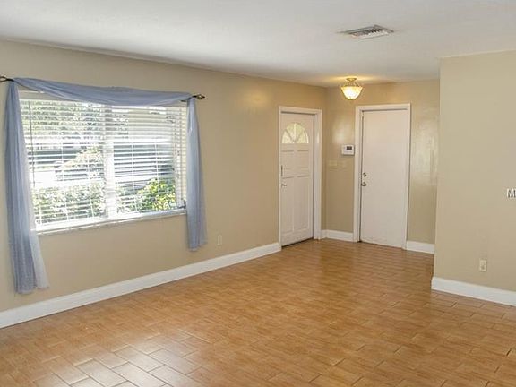 4th image of 4420 Bayshore Blvd NE
