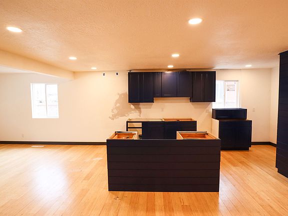 5th image of 2106 E Claybourne Ave