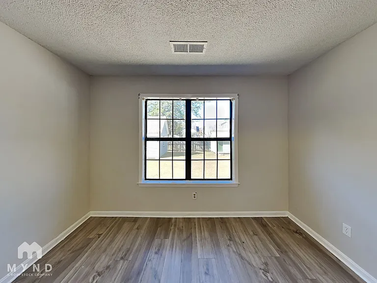 151 Wilson St — Photo 2