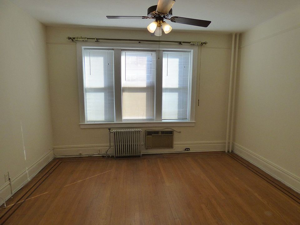 1st image of 2122 42nd St #2