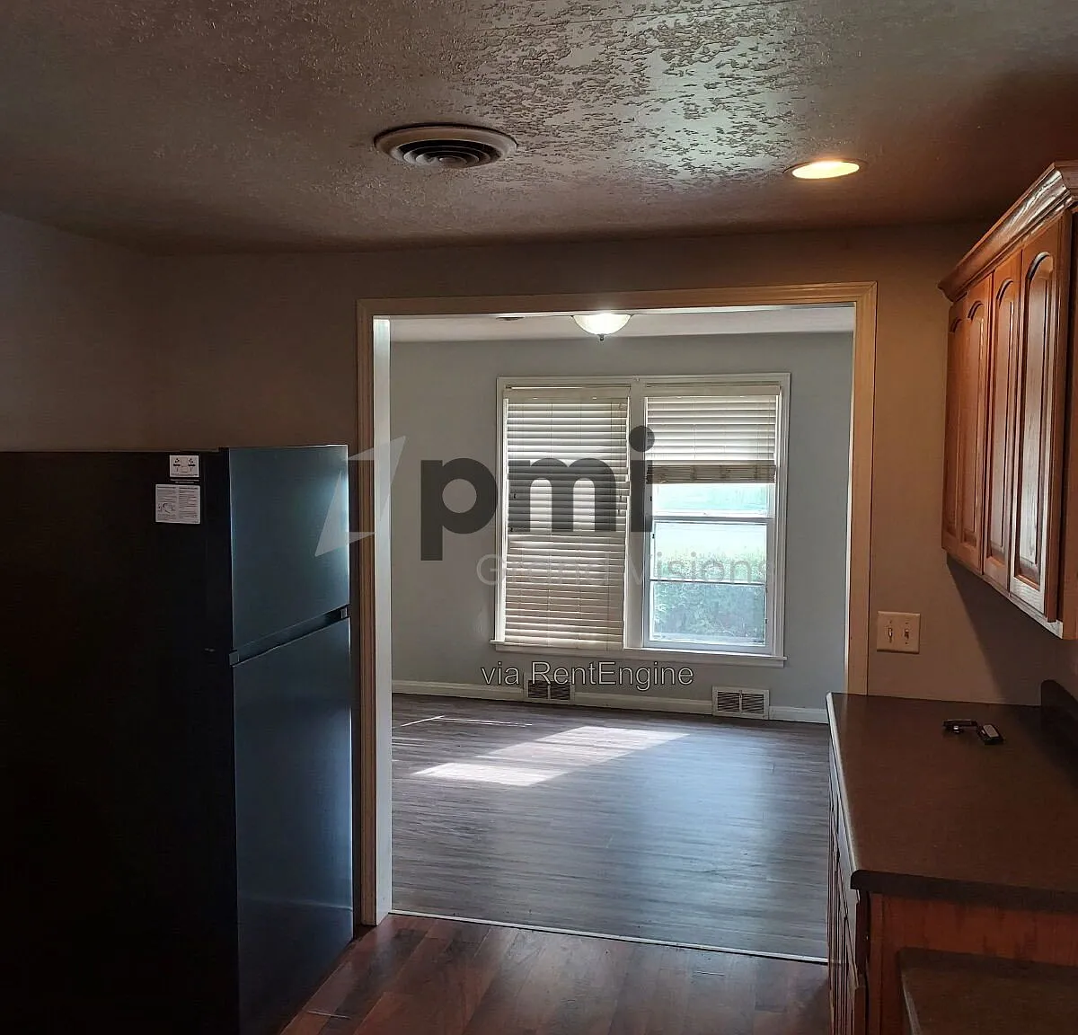 3 bed, 1.5 bath, 1100 sqft, $1,370 — Photo 4