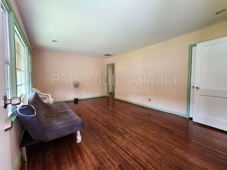 2480 Spring Garden Dr SW — Photo 2