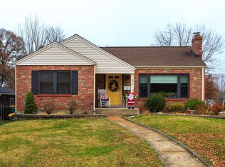 828 Colebrook Dr, Saint Louis, MO 63119