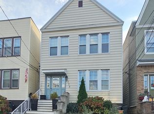 138 W 30th St #1R, Bayonne, NJ 07002
