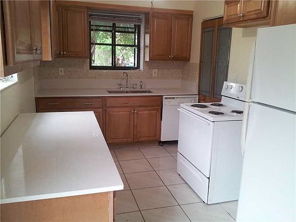 5th image of 17020 NE 8th Pl