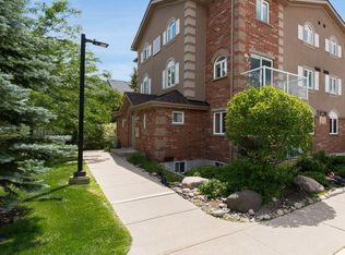 135 Sydenham Wls #3, Barrie, ON L4M0H3