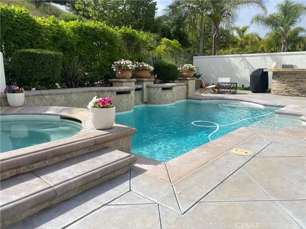 50 Rolling Rdg, Rancho Santa Margarita, CA 92688