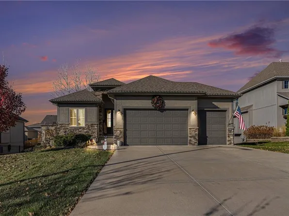 19308 W 200th St, Spring Hill, KS 66083