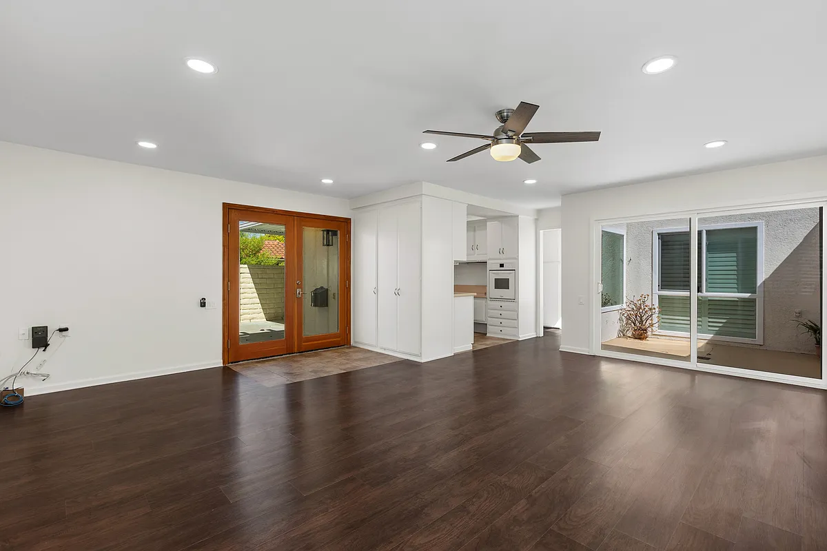 2 bed, 994 sqft, $3,450 — Photo 2