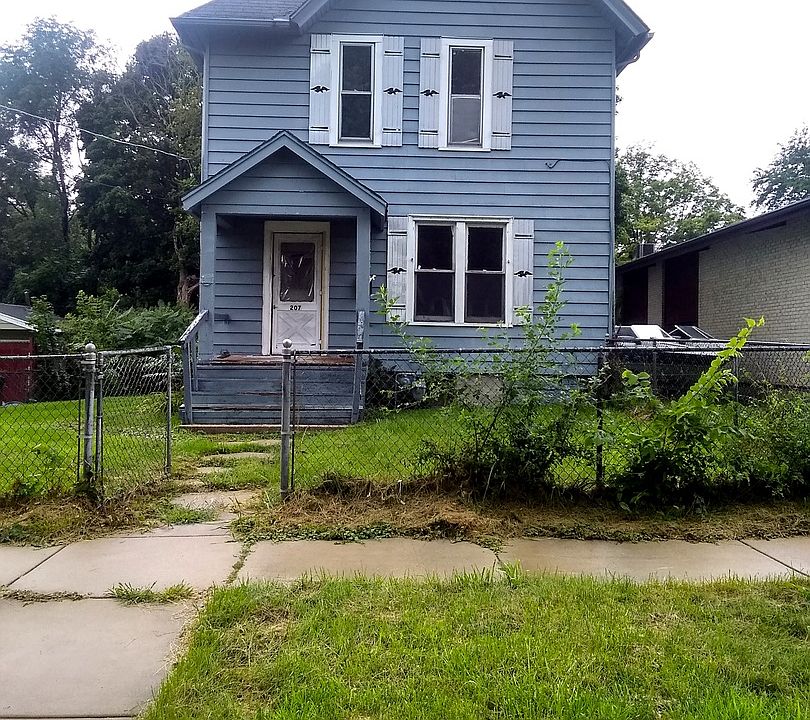 1st image of 207 S Henrietta Ave