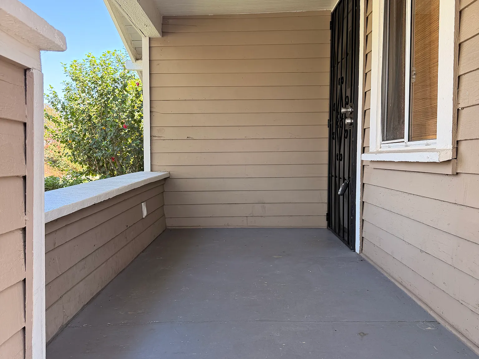 2 bed, 900 sqft, $3,000 — Photo 2