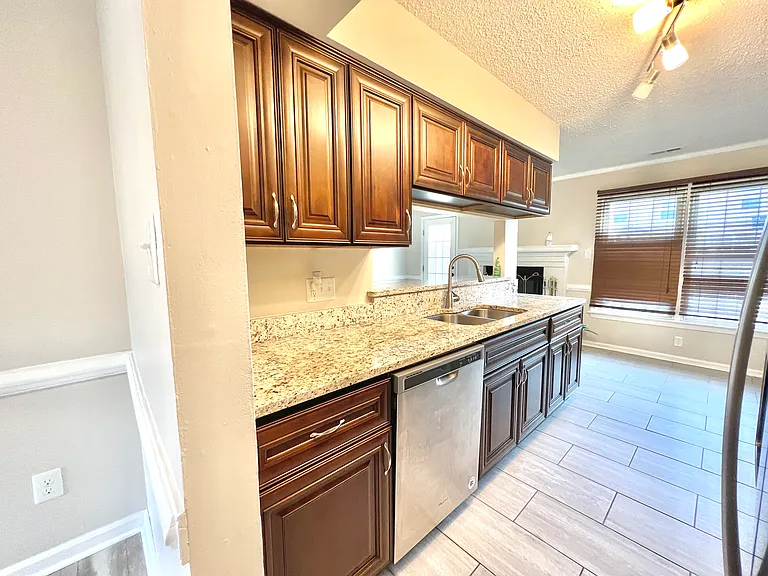 5559 Campus Dr — Photo 18