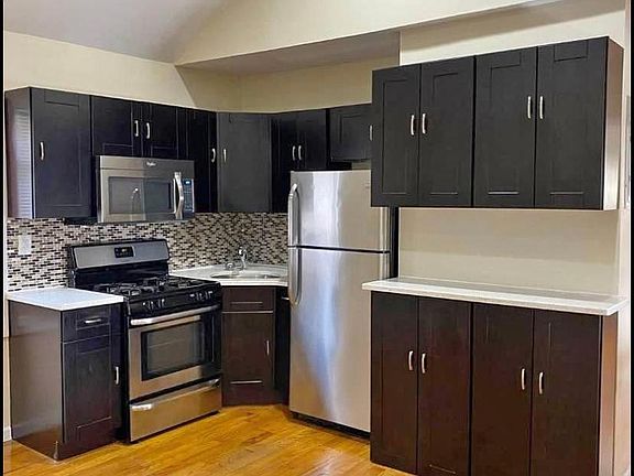 4th image of 116-21 148th St