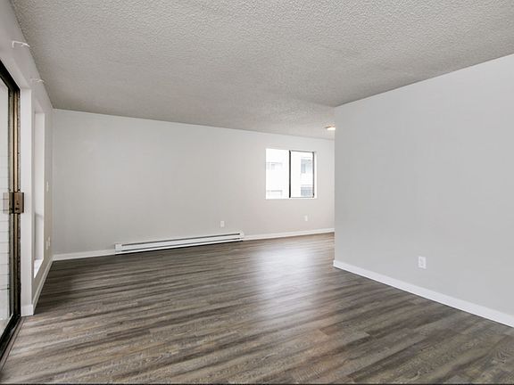 3rd image of 3032 NE 140th St APT 302