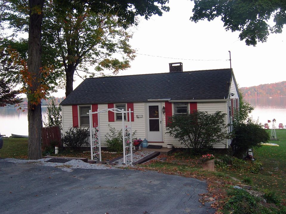 230 Shore Road, Richmond, Ma