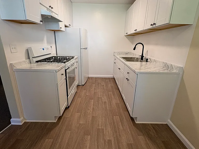 520 E Pleasant St #4 — Photo 1