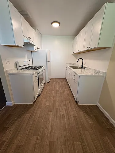 520 E Pleasant St #4 Photo 1