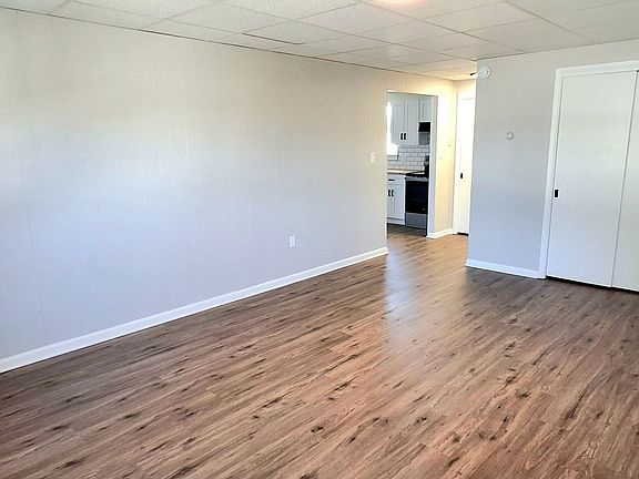 5th image of 702 E Willow St APT 111