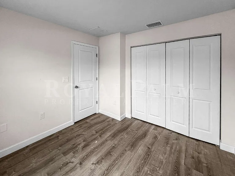 745 Harry Ave S — Photo 18