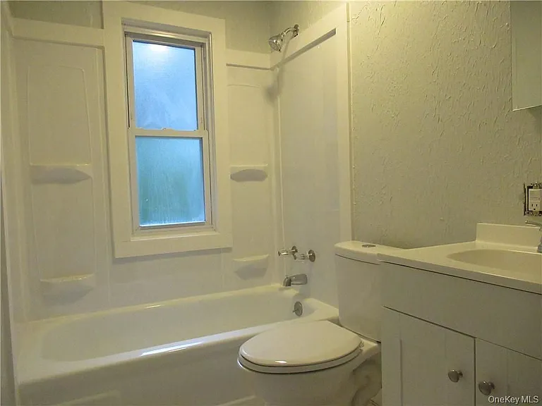 25 Fairway Dr #2 — Photo 14