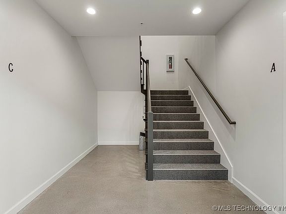 5th image of 1406 S Quincy Ave Unit A
