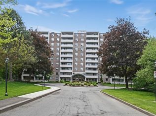 365 Geneva St #812, Saint Catharines, ON L2N5S7