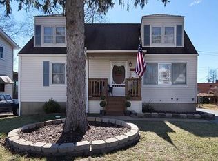9818 Zykan Dr, Saint Louis, MO 63114