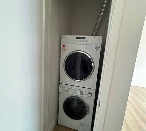 5th image of 5042 1/2 Los Robles St