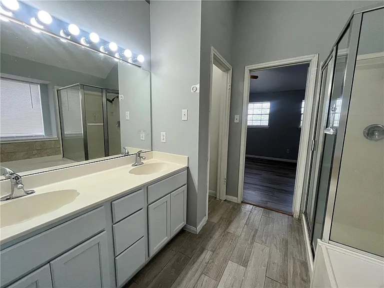 3034 Twin Creek Dr — Photo 20