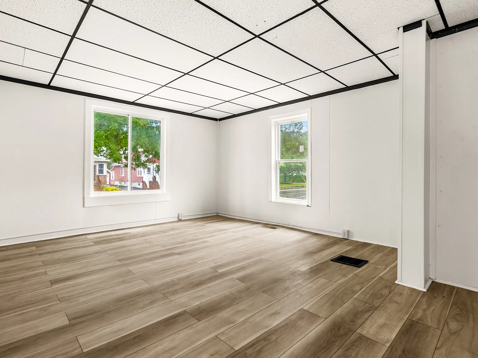 3 bed, 1.5 bath, 1740 sqft, $2,000 — Photo 3
