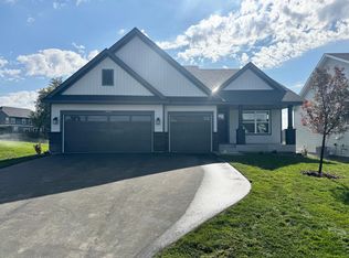 1906 Dogwood Ct, Carver, MN 55315