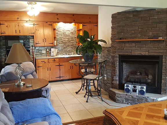 Open floor plan - Living room/Kitchen