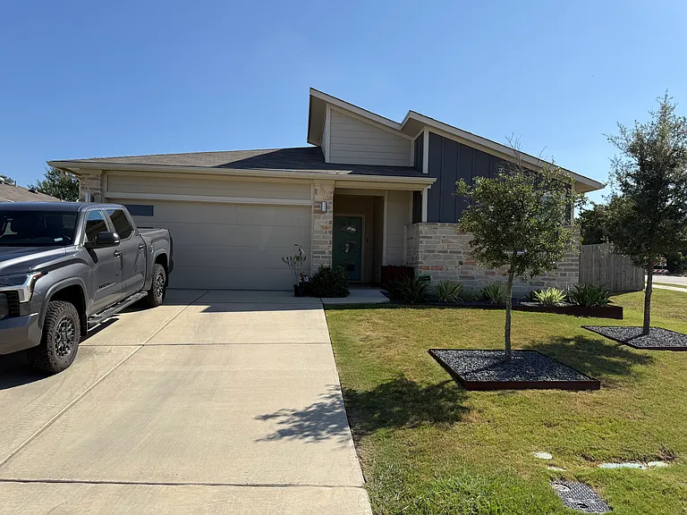 8411 Linda Michelle Ln — Photo 1