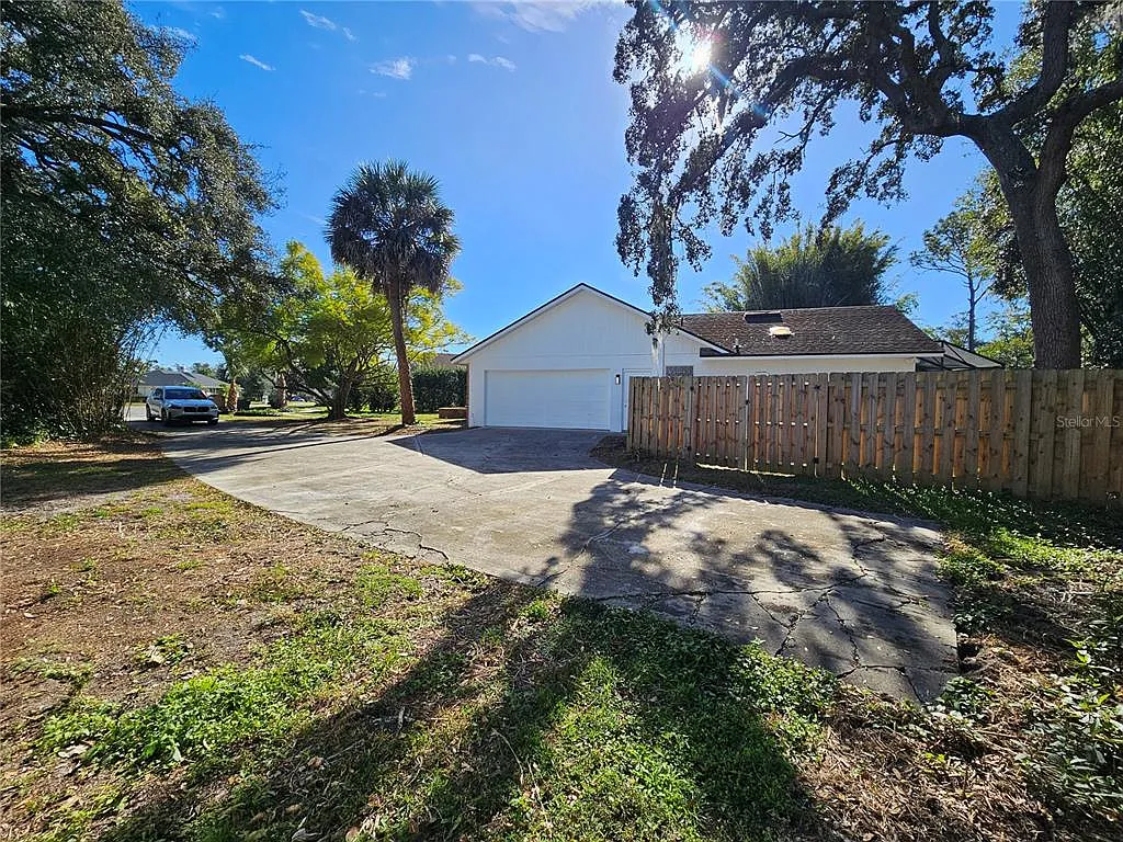4 bed, 2.0 bath, 2316 sqft, $3,950 — Photo 3