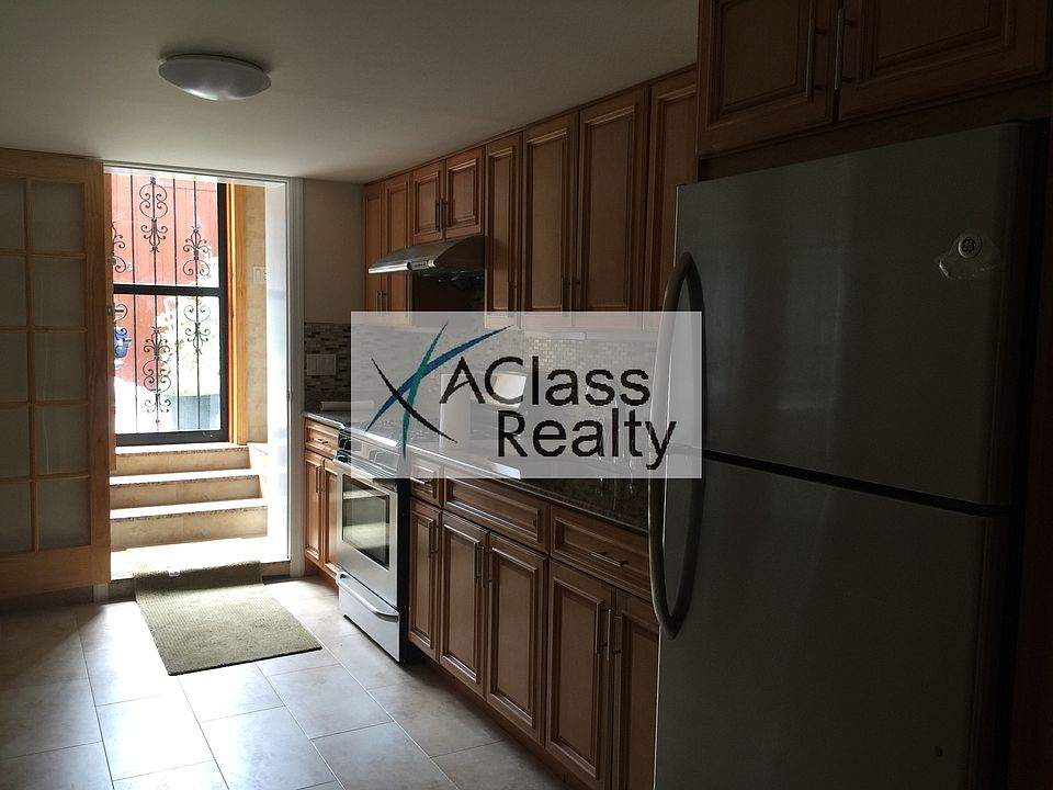1st image of 2841 45th St