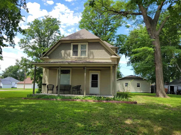 1304 C Avenue, Gothenburg, NE 69138