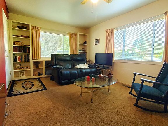 4th image of 353 Raymond Lane